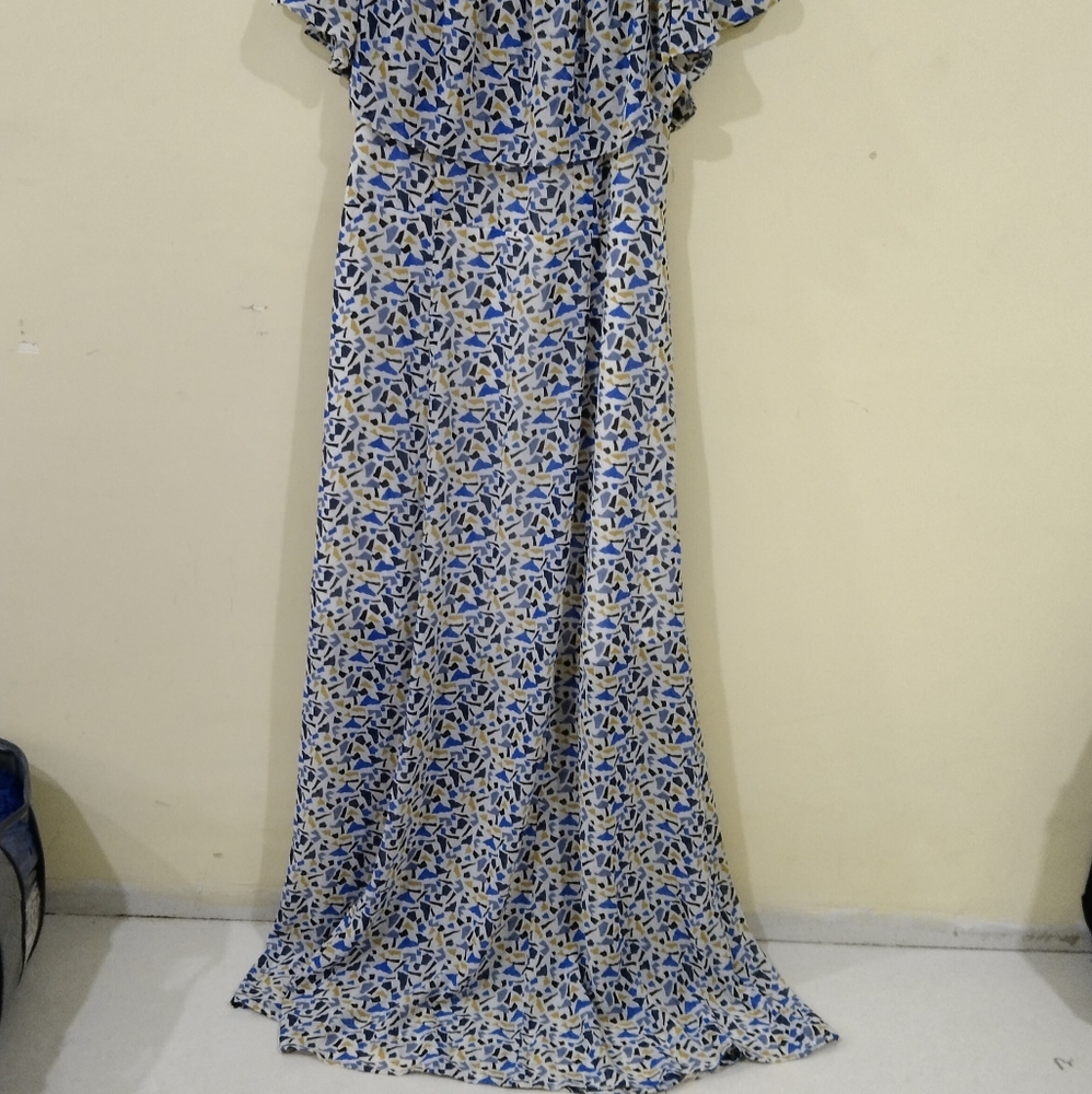 AND Long Dresse - Picture 2 of 4
